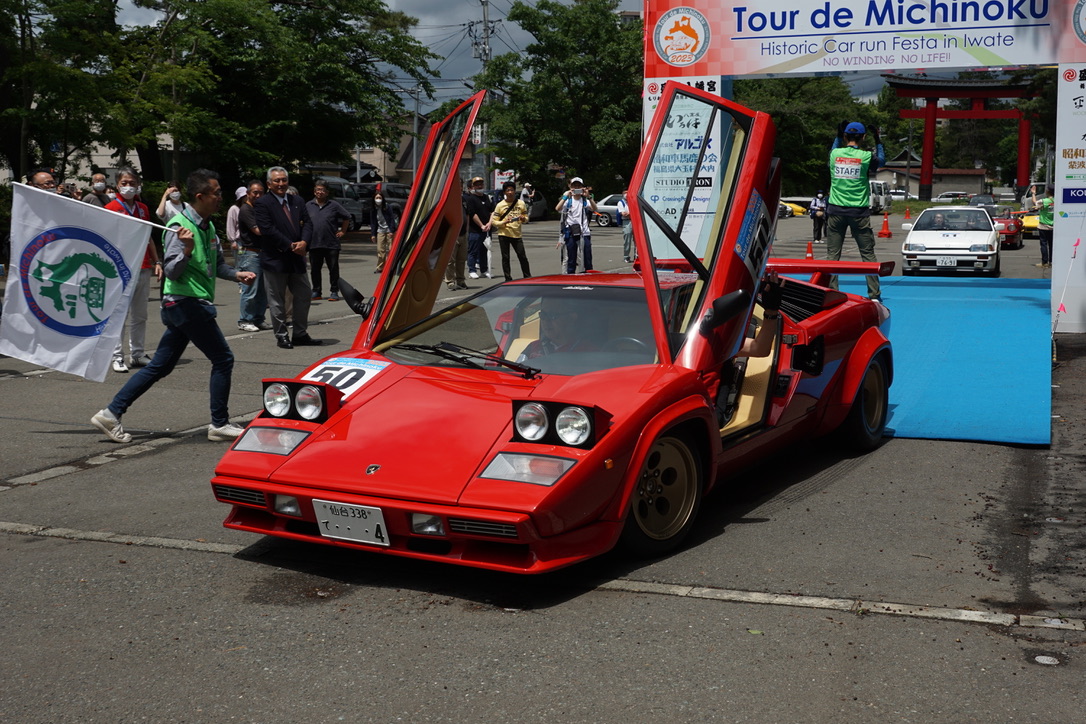 ランボルギーニ pilota ufficiale ダウンジャケット No.50 1986年式 ランボルギーニ カウンタック クワトロバル
